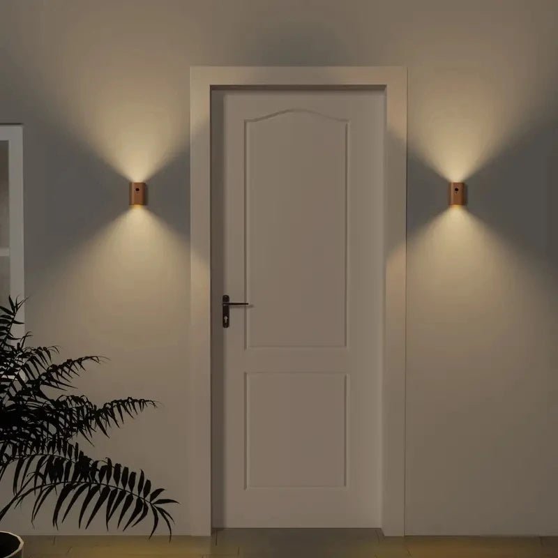TimberGlow Trælampe med Bevægelsessensor og Genopladeligt Batteri
