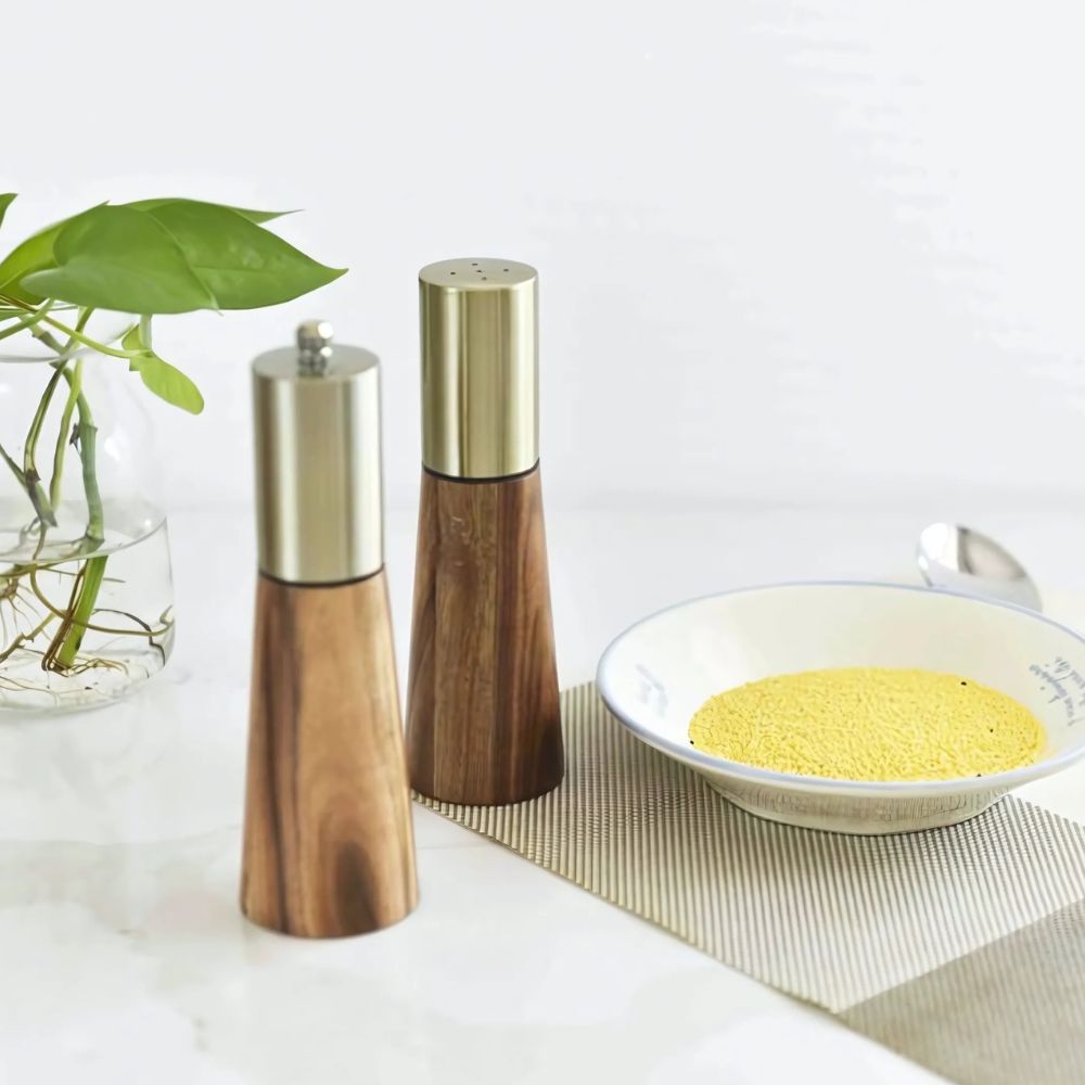Amberwood Elegant Salt and Pepper Mill Set Made of Wood