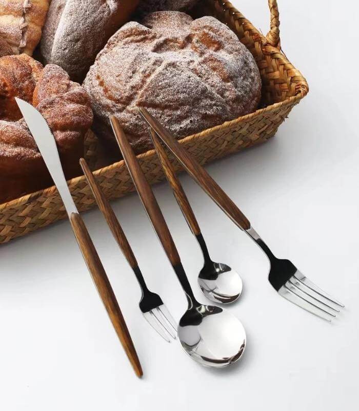 Posate Premium TerraLuxe in Acciaio Inox con Dettaglio in Legno