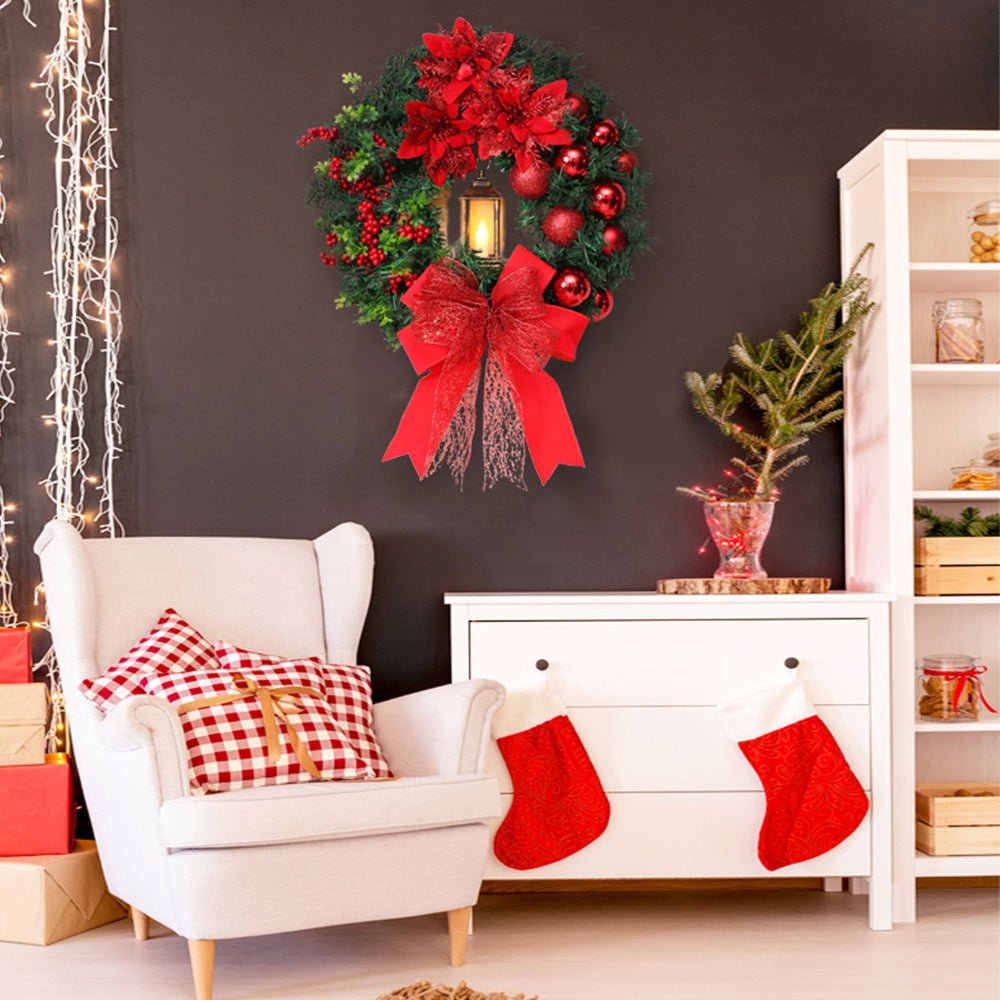 Luma Grove Kranz mit Laterne und Ornamenten für strahlenden Weihnachtszauber