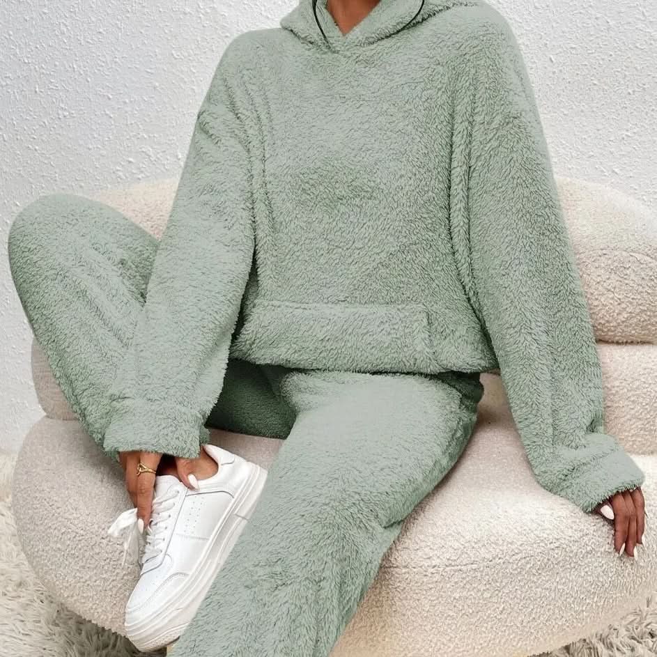 Aurora Teddy Lounge Set for Cozy Winter Days and Relaxed Home Comfort