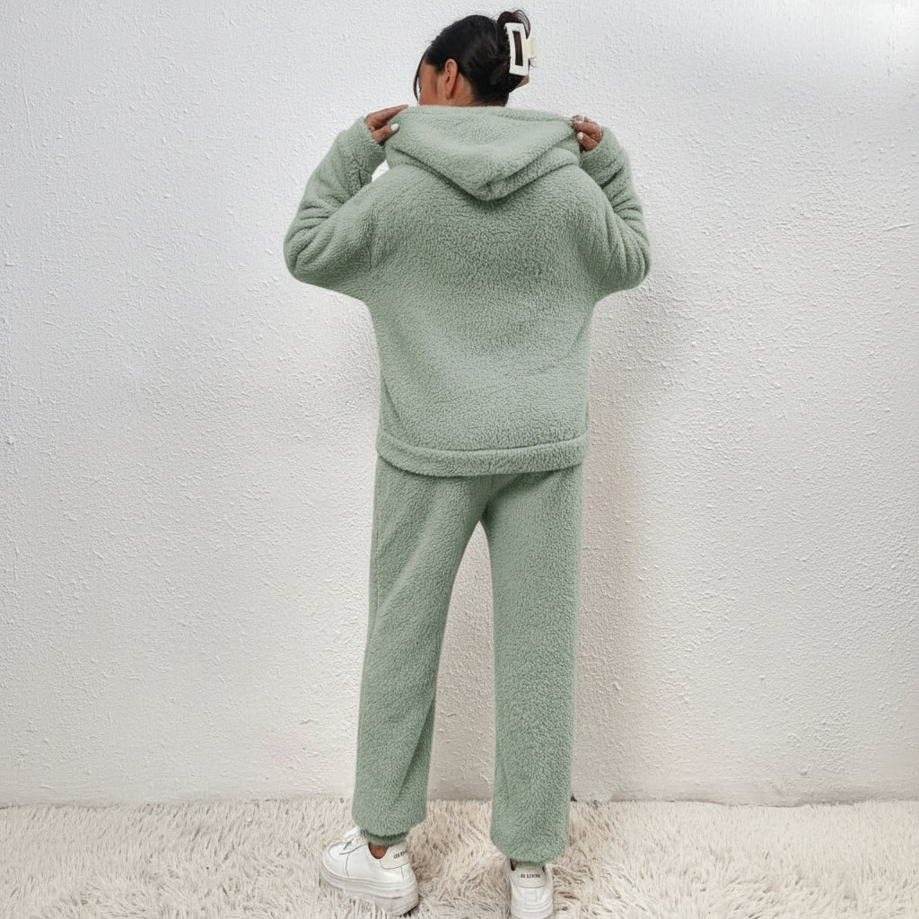 Aurora Teddy Lounge Set for Cozy Winter Days and Relaxed Home Comfort
