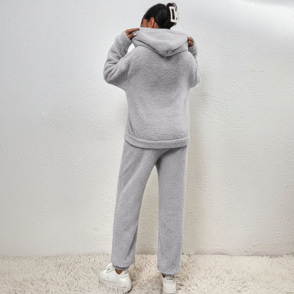 Aurora Teddy Lounge Set for Cozy Winter Days and Relaxed Home Comfort