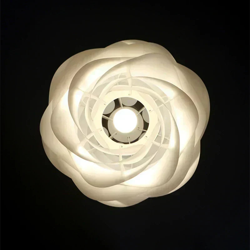 Křišťálové stropní svítidlo AstraPetal pro elegantní interiéry