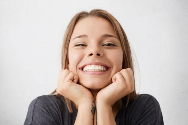 LuminDent Denture With White Dental Lenses For Aesthetic Smile