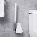 AquaNova Hygienische Dreiecksborste für die Badezimmerreinigung