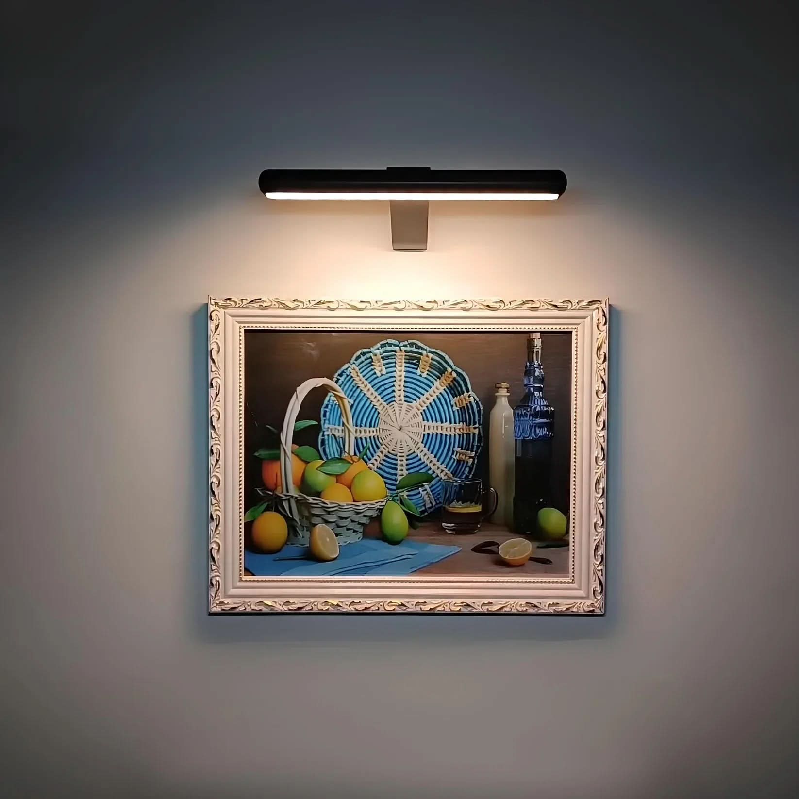 Applique murale LED pivotante LumaNova - Sans fil et élégante pour tout mur de galerie