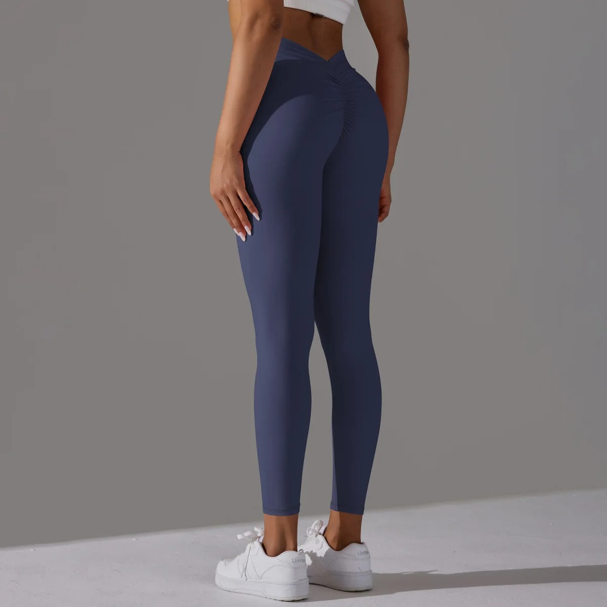 Leggings taille haute V-Back pour femmes avec silhouette classique