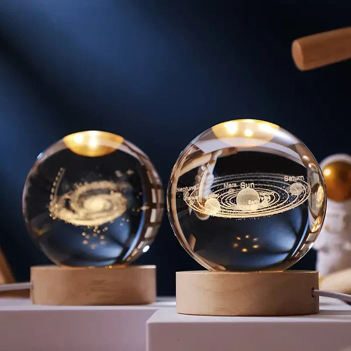 3D skleněná koule s nebeskými motivy a LED ambientním osvětlením pro domácí dekoraci