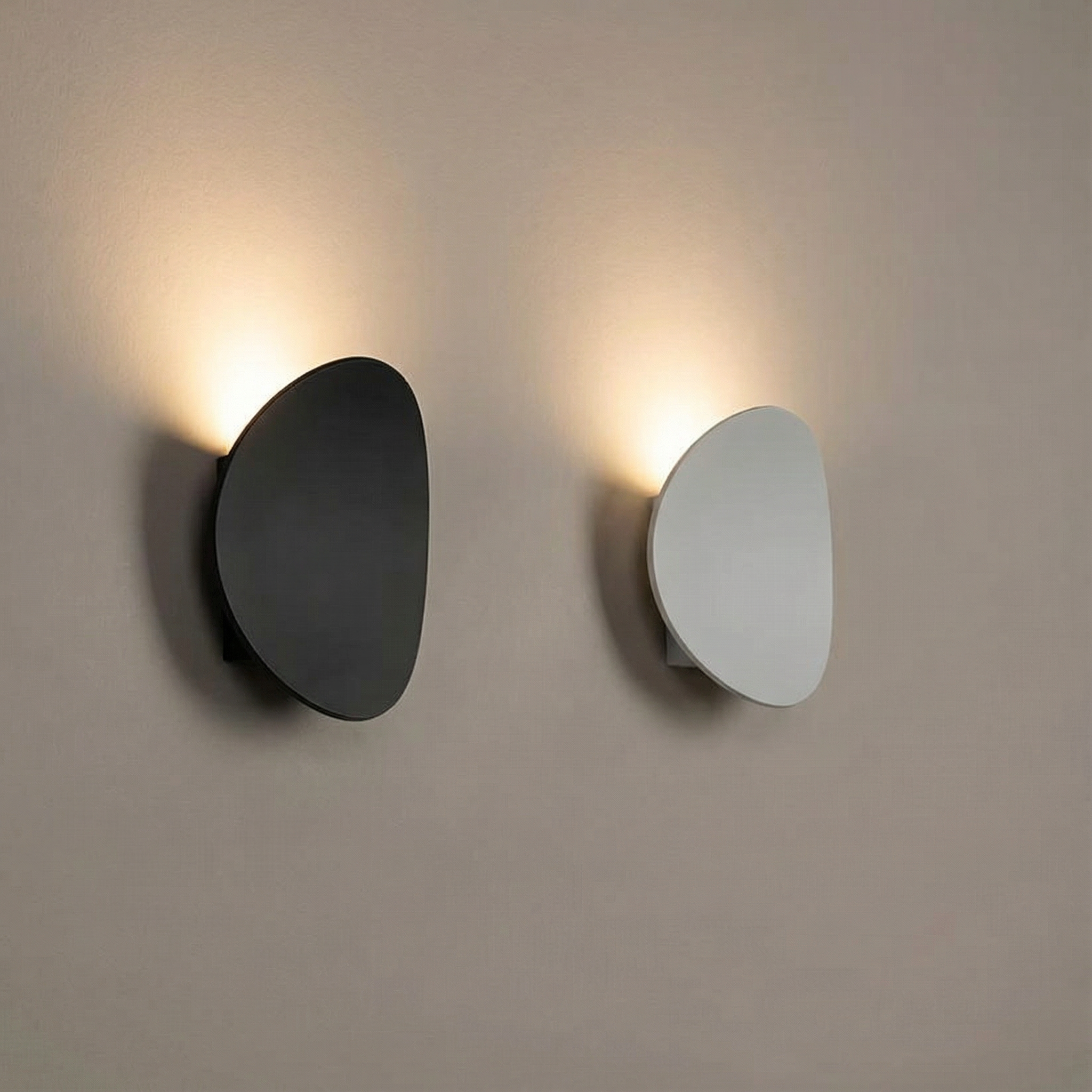 Aluminum Wall Sconce With Slim LED Lighting For Modern Home Decor