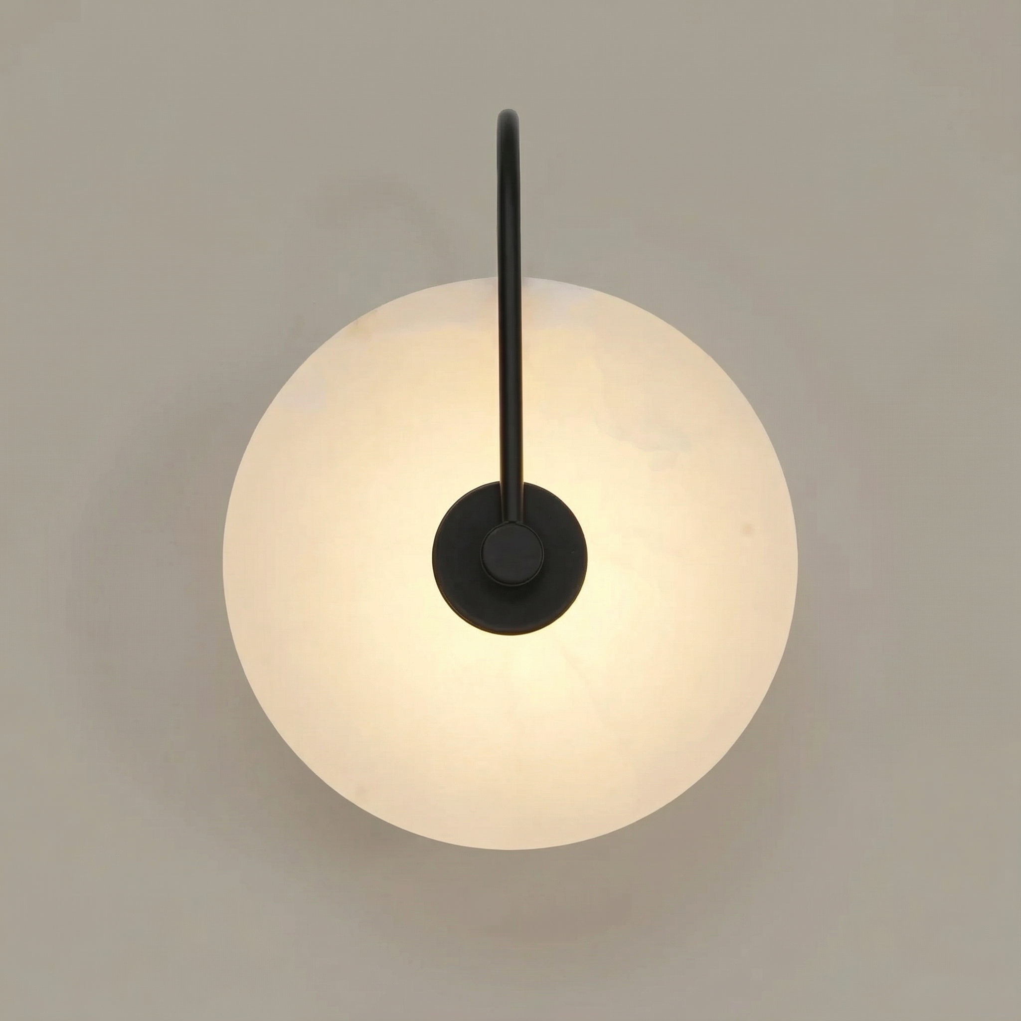 Mramorová nástěnná lampa Astra s jemným LED světlem, moderní nástěnná lampa pro teplou atmosféru