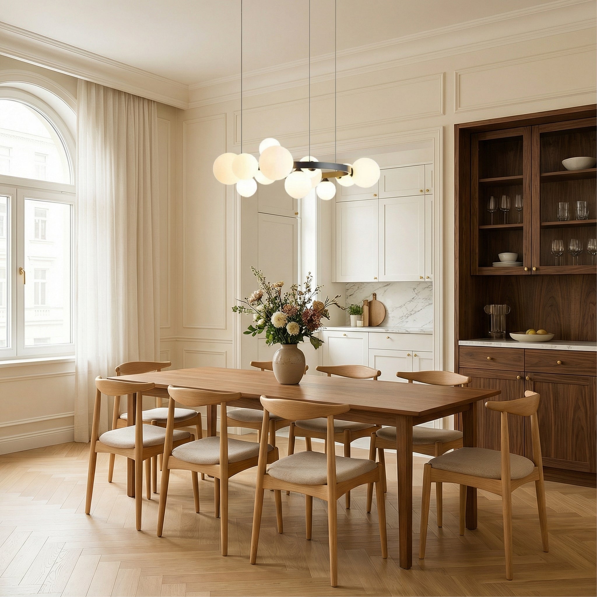 Arctic Grace Moderne Lysekrone Med Justerbar Højde Og Skulpturel Globe