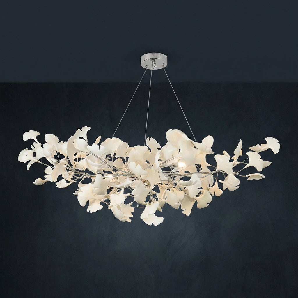 Moderní lustr z kolekce Verdant Canopy s ručně vyráběnými porcelánovými listy