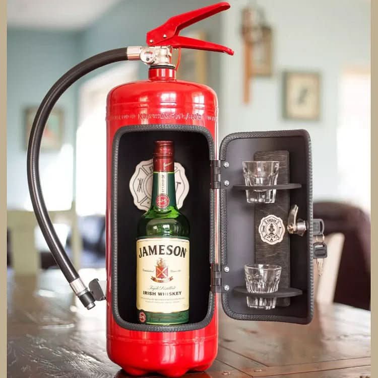 SPARKSTASH Versteckter Bar-Schrank in Form eines Feuerlöschers