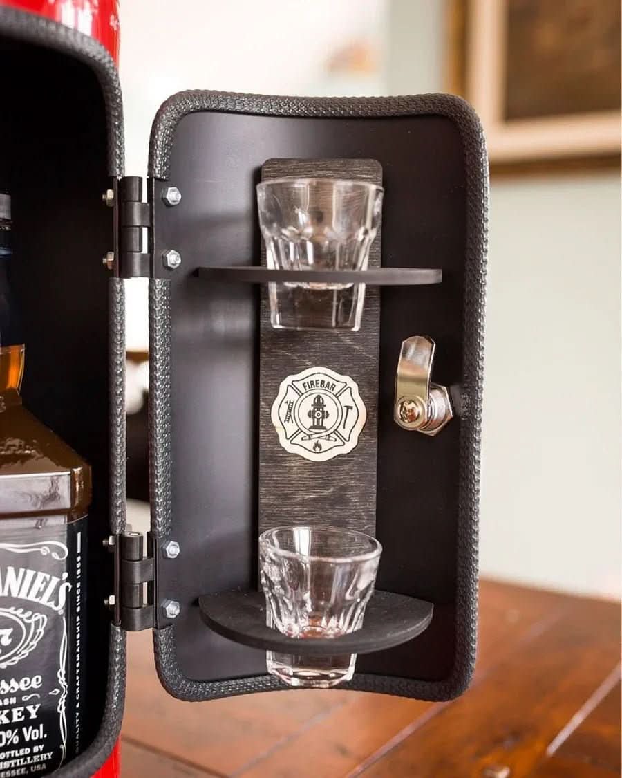SPARKSTASH Versteckter Bar-Schrank in Form eines Feuerlöschers