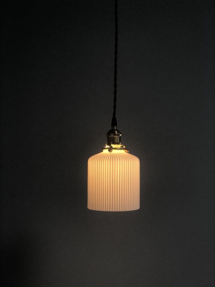 Kizumi Keramické žebrované LED závěsné světlo v japonské lucerně