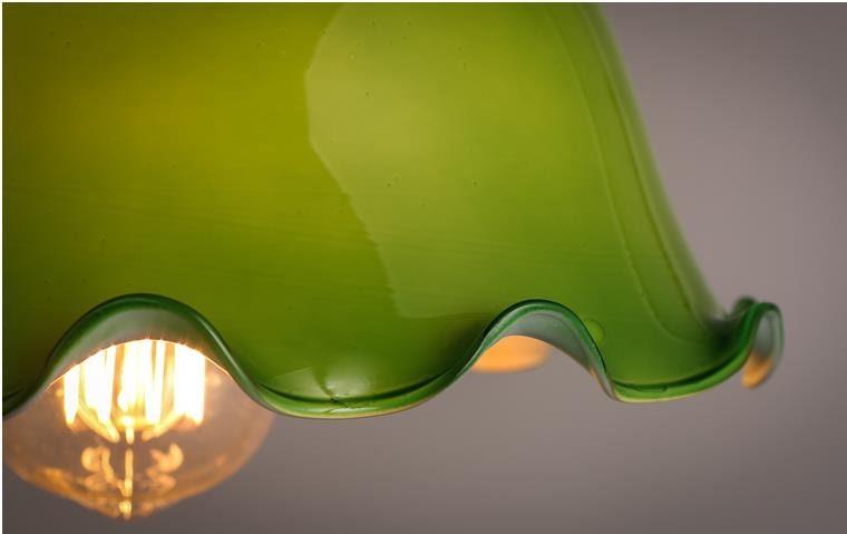 Lampada a sospensione in vetro opalino Aurelle con paralume a fazzoletto