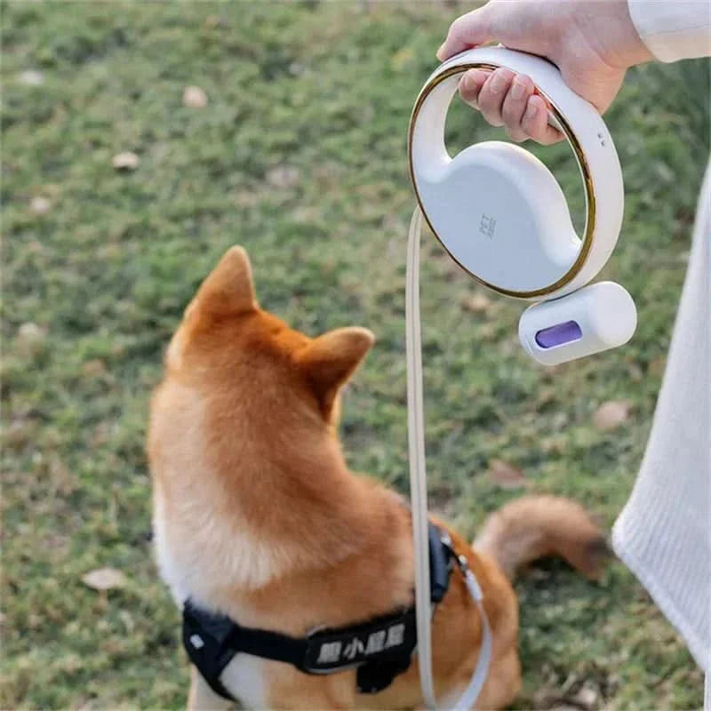 LumaPaw Automatické vodítko s LED světlem a držákem na sáčky pro bezstresové procházky