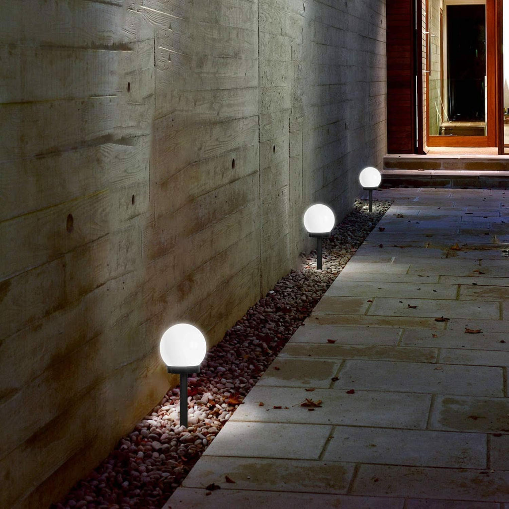 Round LED Solar Garden Light With Automatic Light Control And Energy Efficiency