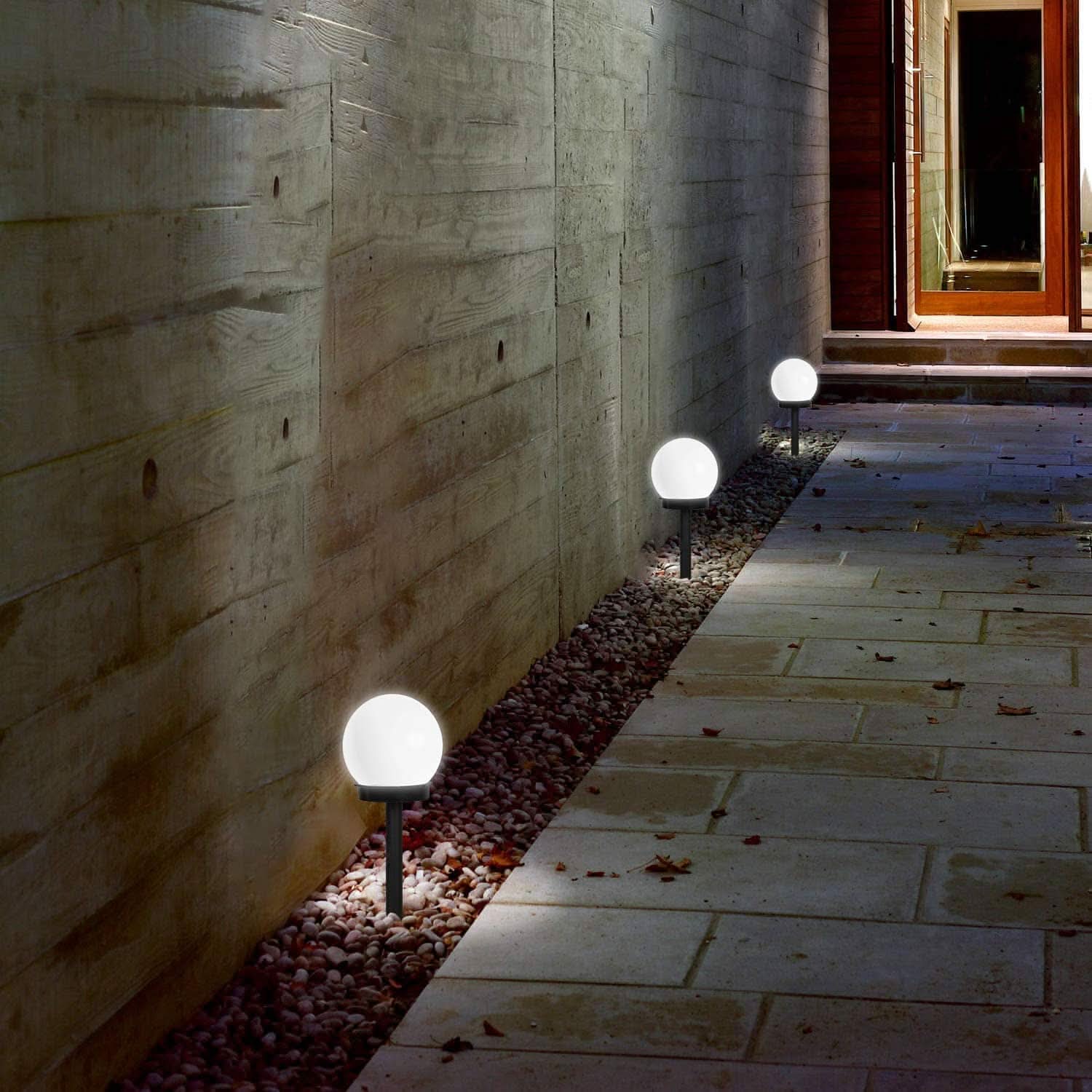 Round LED Solar Garden Light With Automatic Light Control And Energy Efficiency