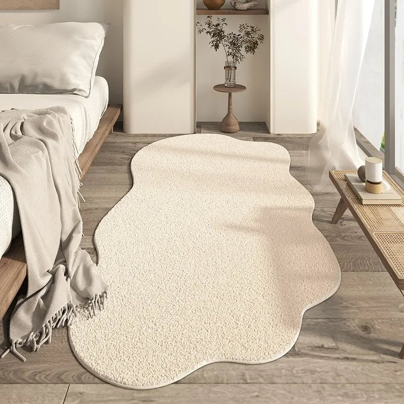 Tapete de Área Abstrato MINIMALIA Creme com Bordas Irregulares e Tapete Antiderrapante