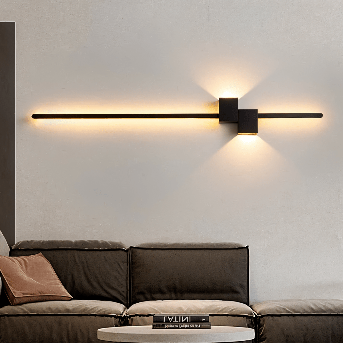 Lampa ścienna Line z minimalistycznym oświetleniem LED do nowoczesnych wnętrz