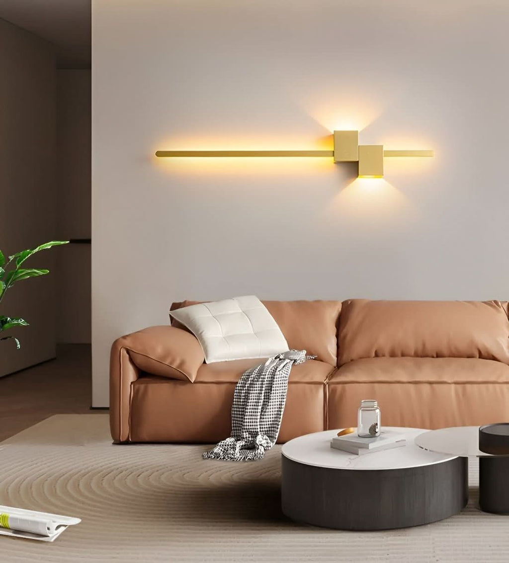 Lampa ścienna Line z minimalistycznym oświetleniem LED do nowoczesnych wnętrz
