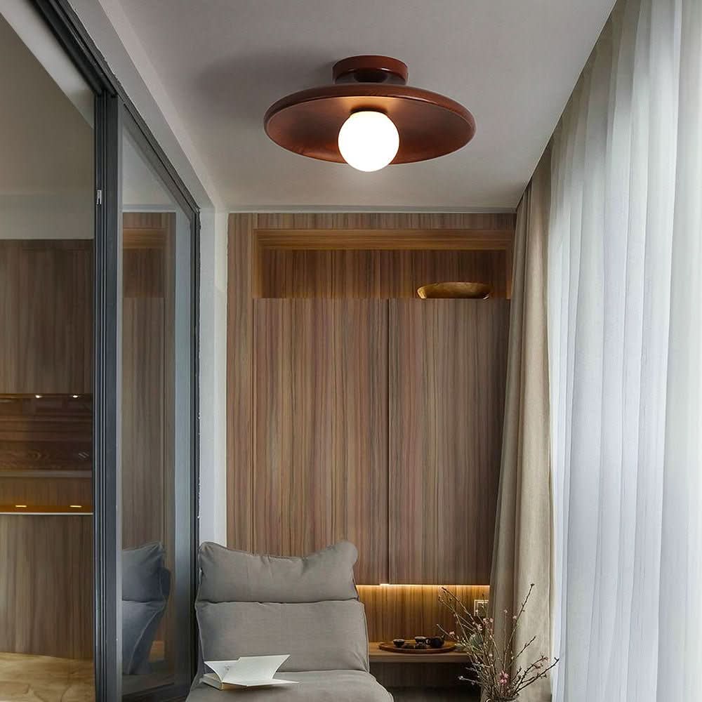 Lampada da soffitto in legno NordicBeam con design minimalista per case moderne