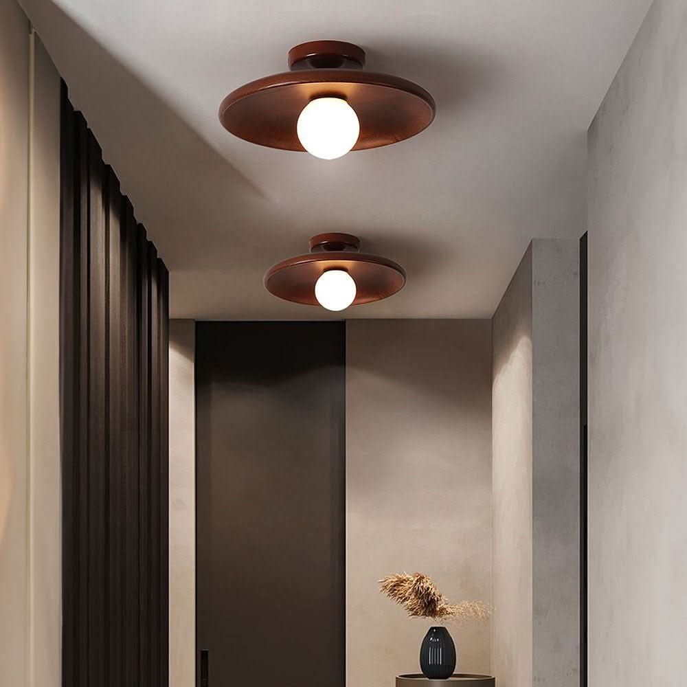 Lampada da soffitto in legno NordicBeam con design minimalista per case moderne