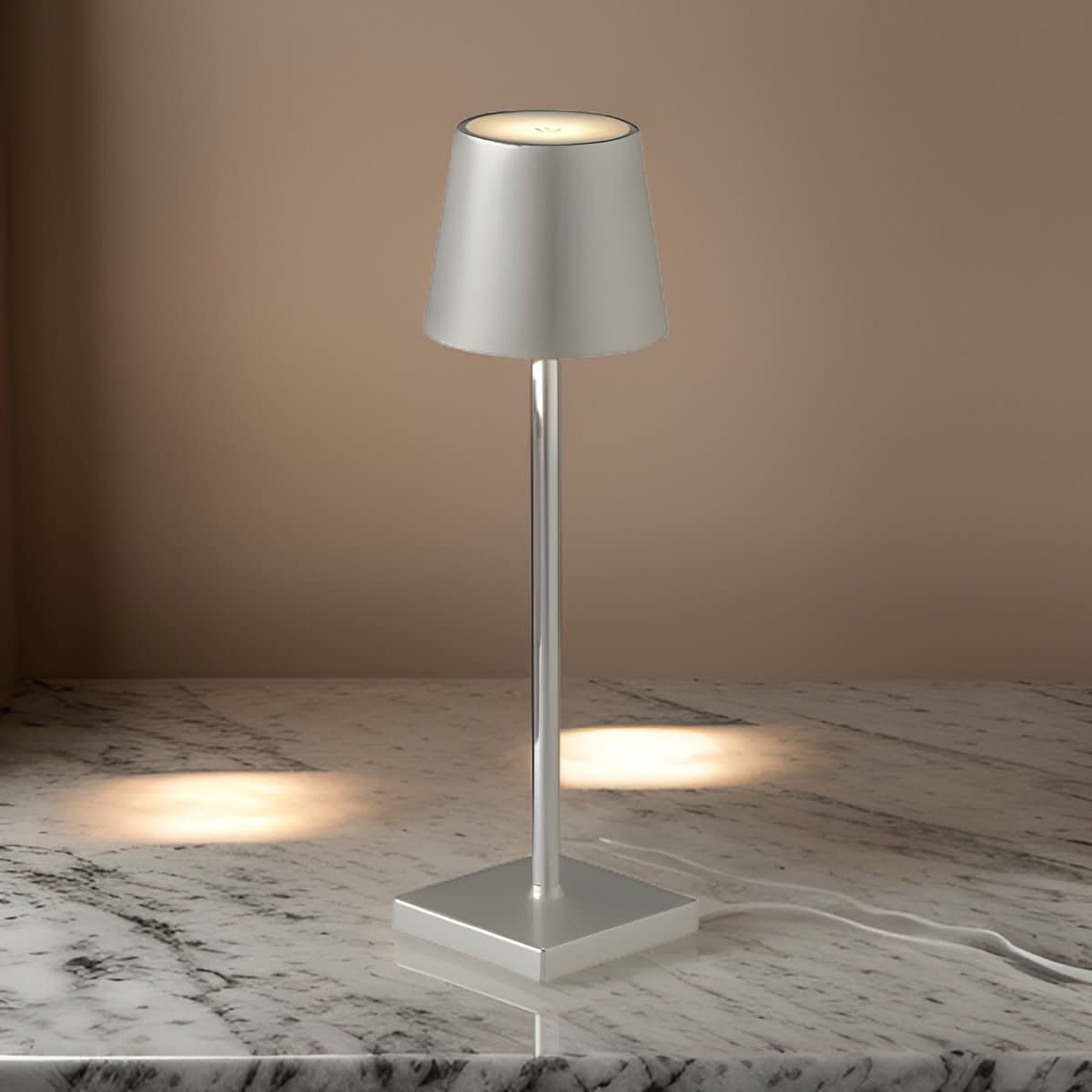RAYLOOM Wireless LED Desk Light Delivers Flexible Illumination