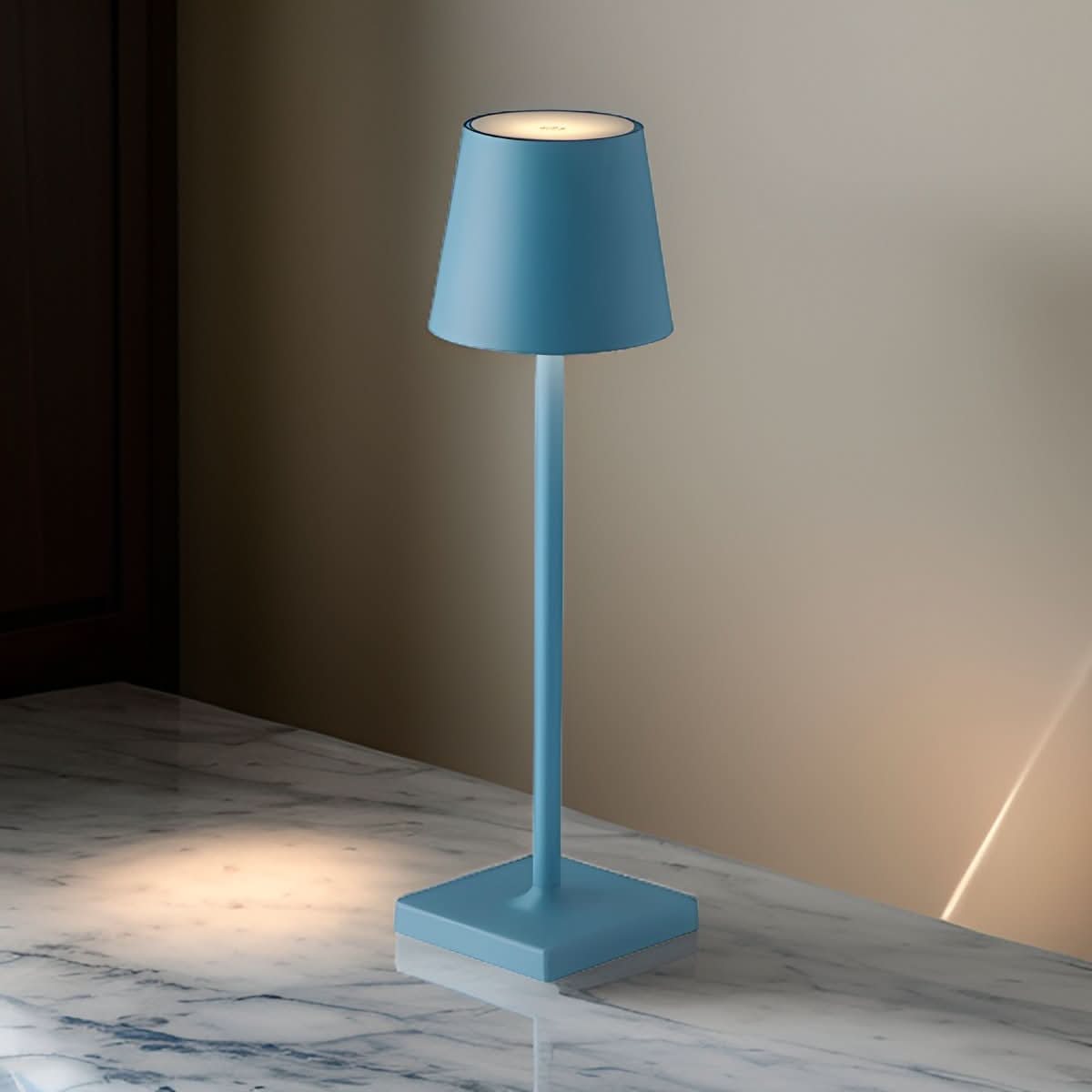 RAYLOOM Wireless LED Desk Light Delivers Flexible Illumination