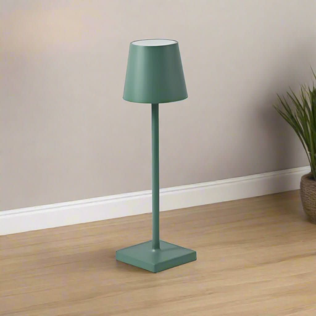 RAYLOOM Wireless LED Desk Light Delivers Flexible Illumination