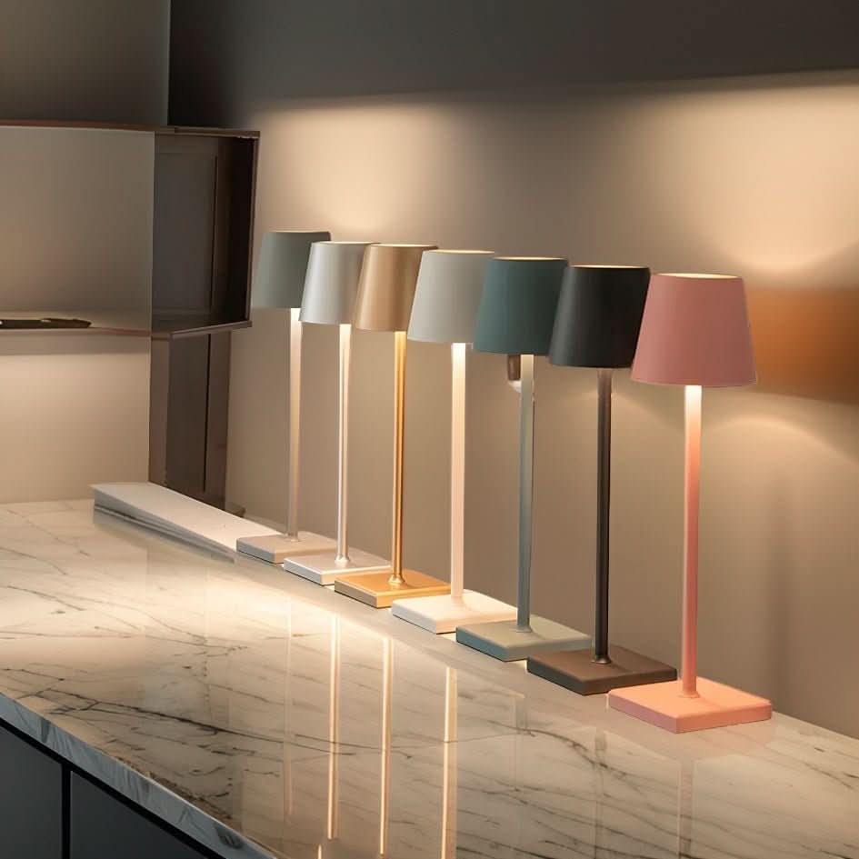 RAYLOOM Wireless LED Desk Light Delivers Flexible Illumination