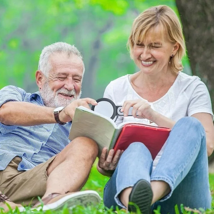 BrightSight 30X Handheld Magnifier for Seniors, Reading Comfort | Fervei