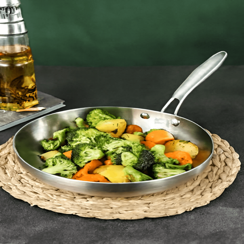 PinnaclePan Uncoated Frying Pan Preserves Natural Flavor