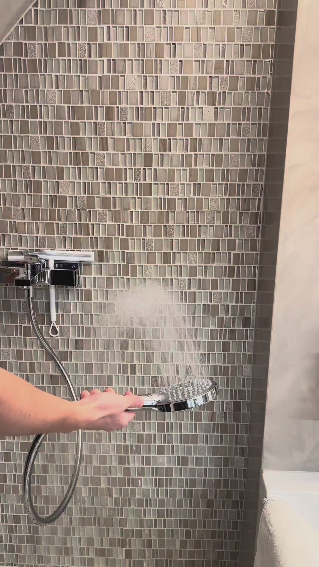 Głowica prysznicowa AquaPulse z zwiększonym ciśnieniem – doświadczenie spa | Fervei