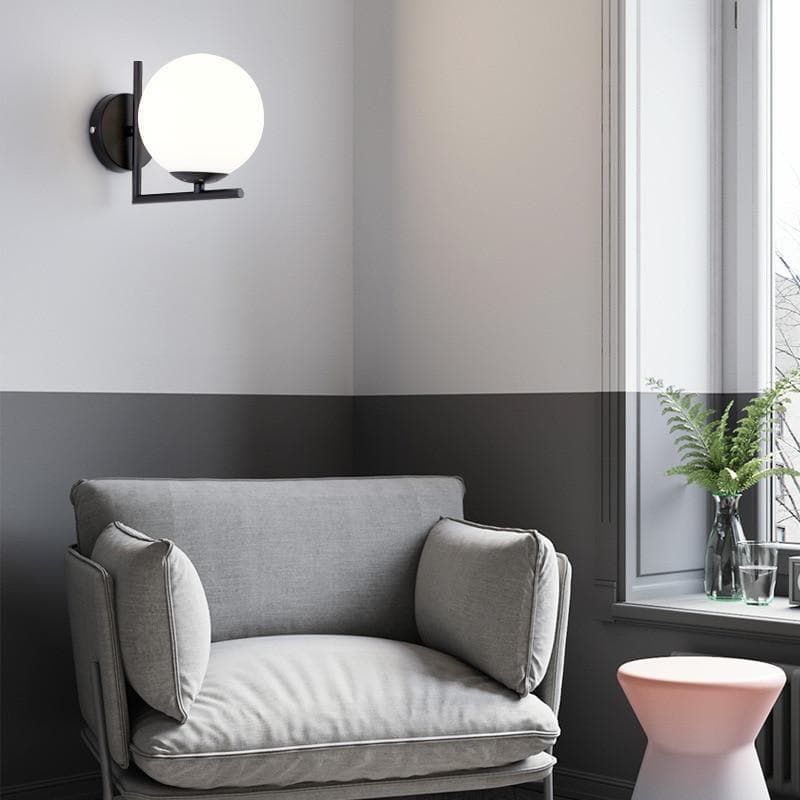 Lumina Orb Nástěnné svítidlo s plovoucí skleněnou koulí, minimalistické