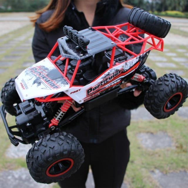 Zdalnie sterowany monster truck 4x4 Rock Crawler do zabawy na zewnątrz
