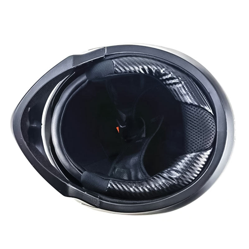 Přilba na motorku s ventilací a tmavým štítem