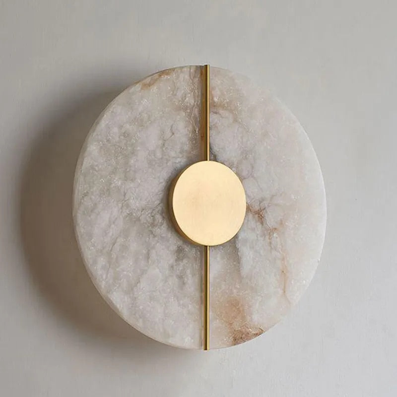 Aurora Marble Lux Cirkulært Væglysarmatur med Gyldne Accenter