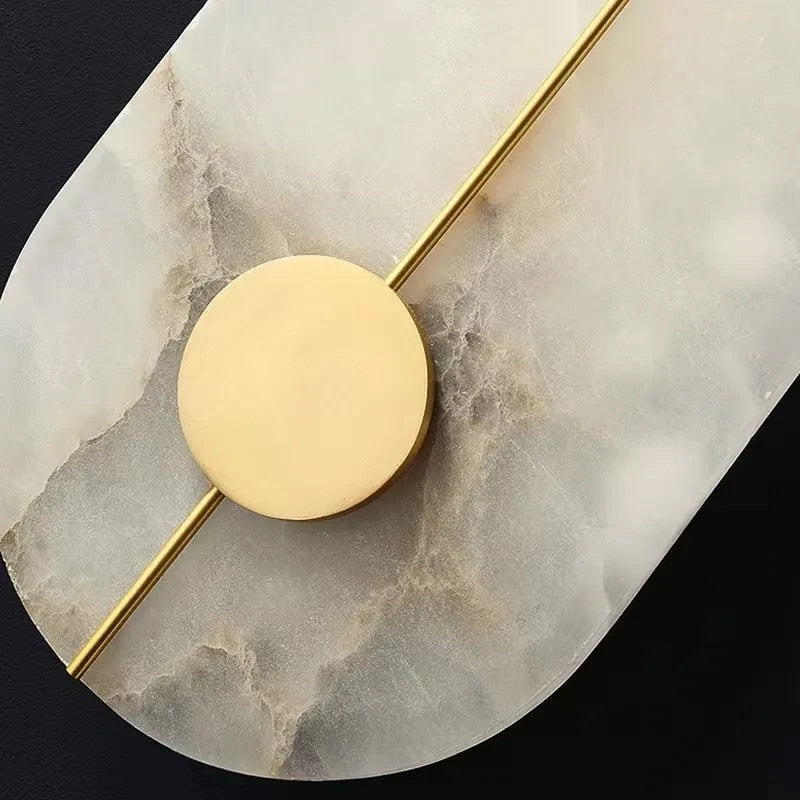Aurora Marble Lux Cirkulært Væglysarmatur med Gyldne Accenter