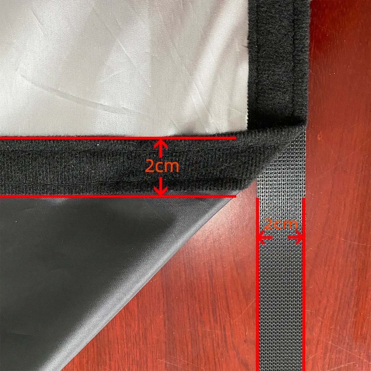 Tenda oscurante SHADELUX con regolazione per un'oscurità totale