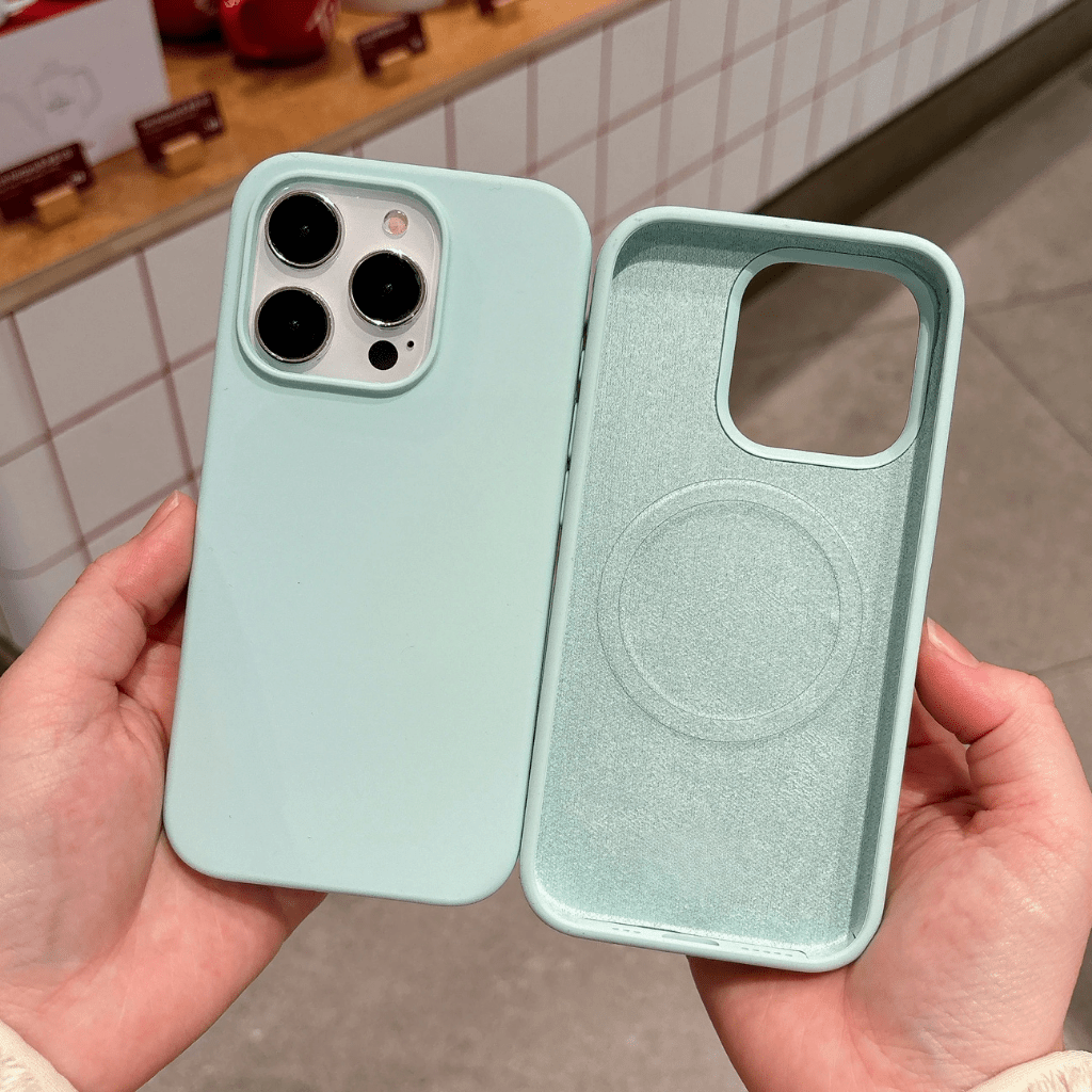 Capa de Silicone Líquido SoftLock MagSafe para iPhone 17