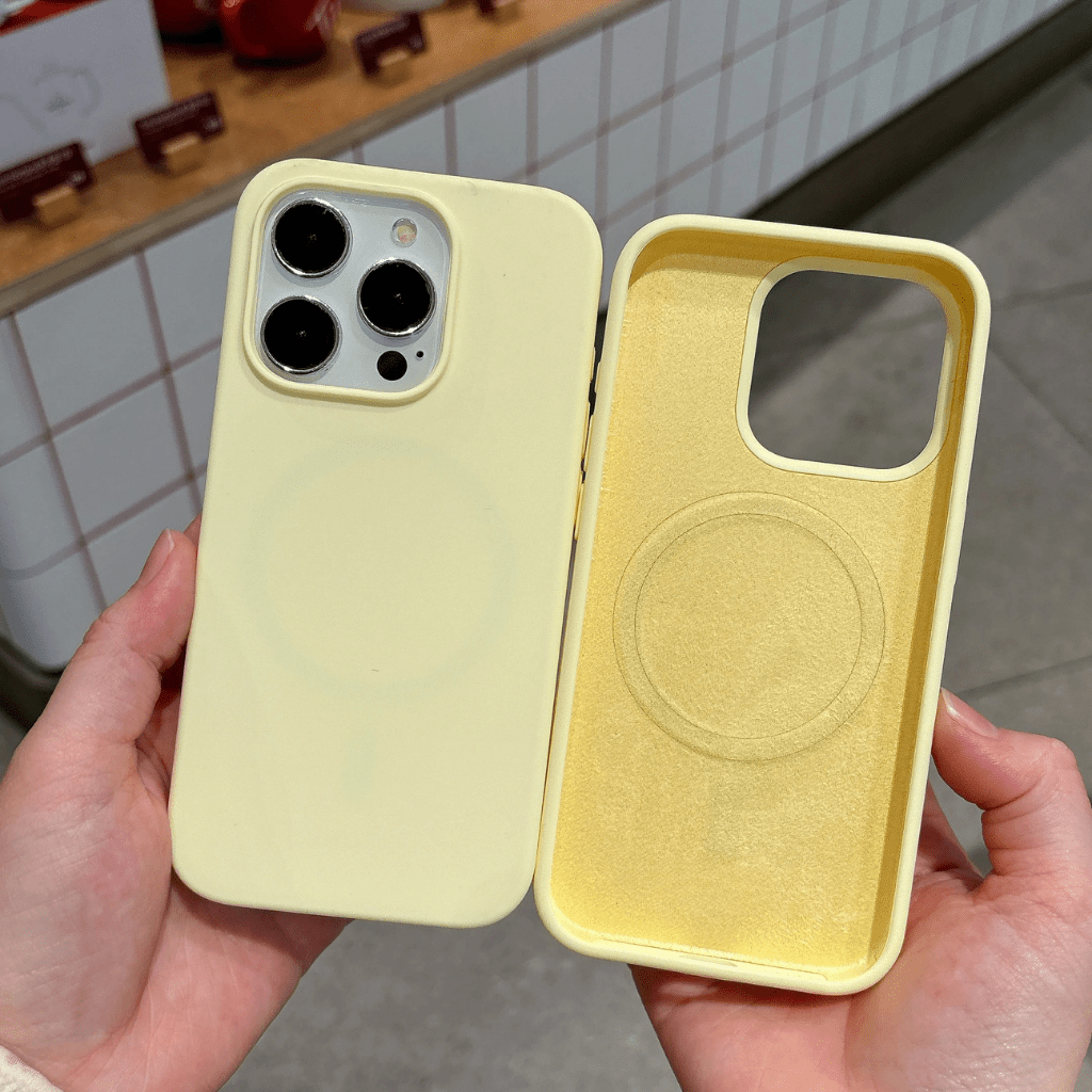 Capa de Silicone Líquido SoftLock MagSafe para iPhone 17
