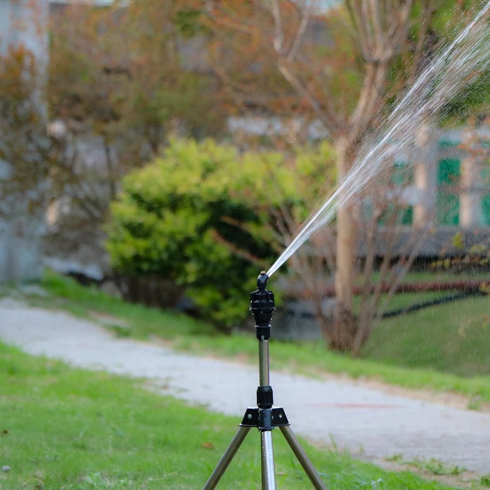 Postřikovač SprayArc s rotací o 180 stupňů pro zahradní plochy