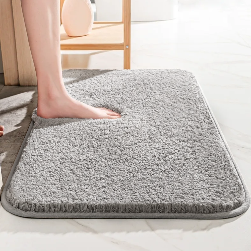 Luxuriously Thick Bathroom Rug With Dense Pile For Everyday Use