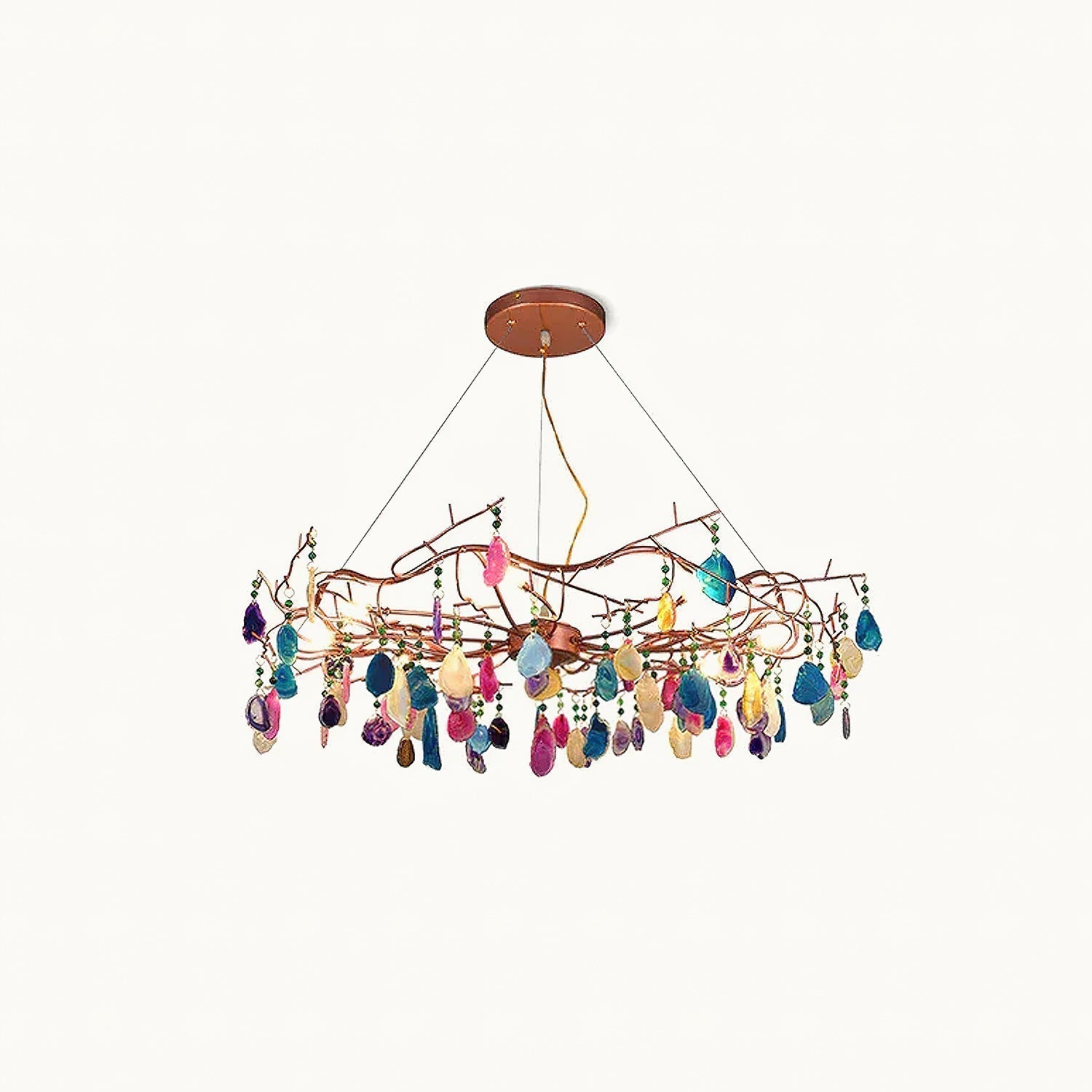 Lampadario a goccia con pietra naturale e struttura in oro rosa, illuminazione classica per villa