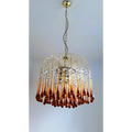 Zawieszana lampa z bursztynowego szkła z gniazdem E27, złote wykończenie, kryształowe krople