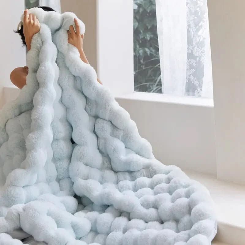 ZenithThrow Ultralight On-The-Go Travel Blanket For Cozy Comfort